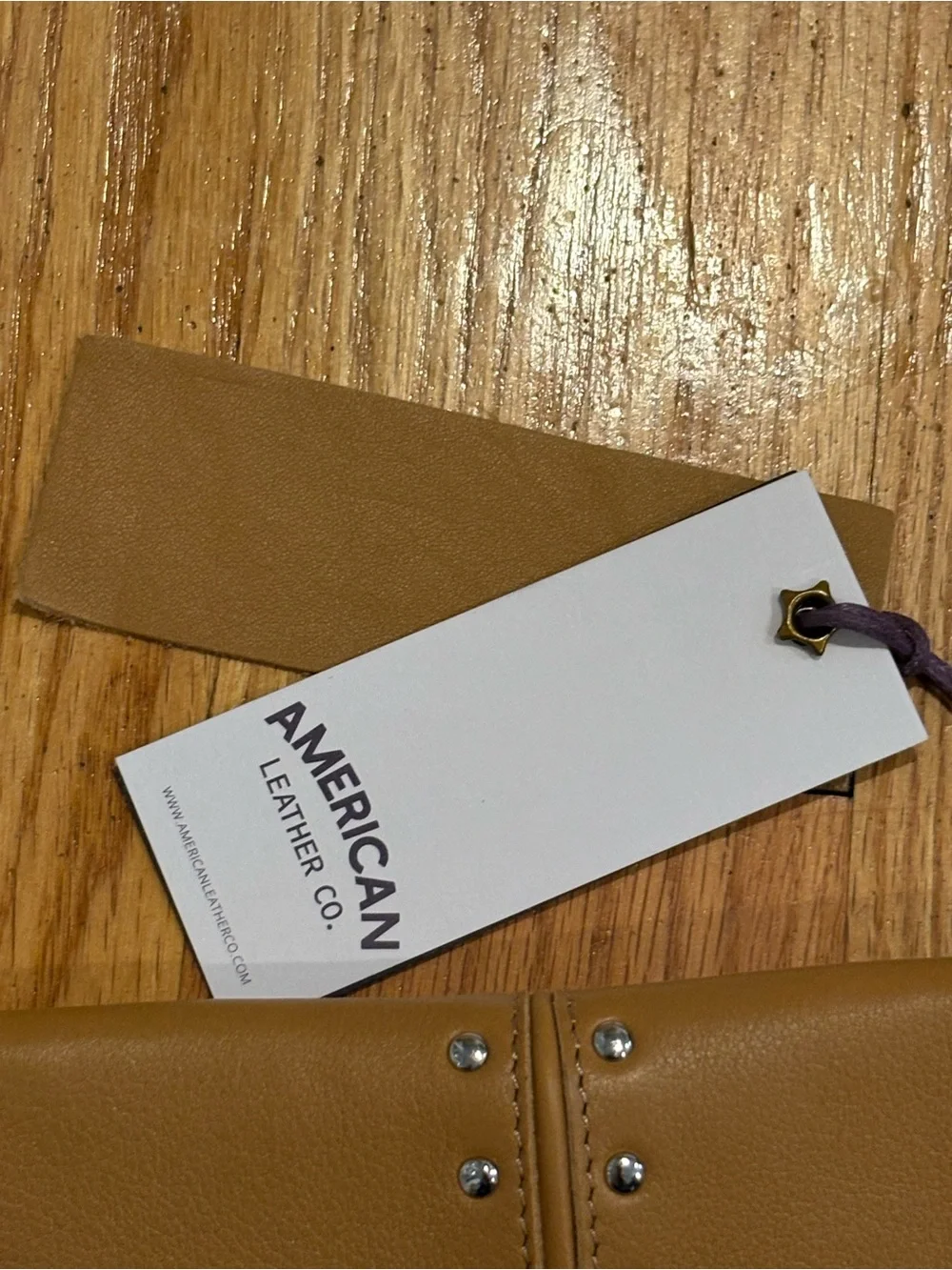 NWT American Leather Co. Leather Zip Wallet